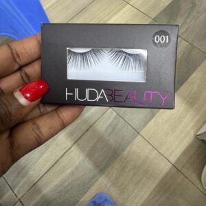 Huda beauty Eyelashes 001